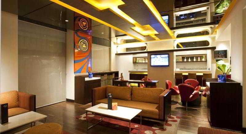 होटल Ibis Airport - An Accor Brand 3*