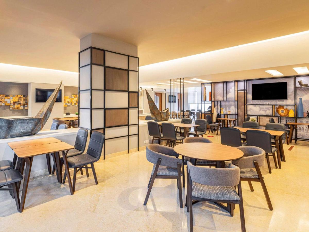 होटल Ibis Airport - An Accor Brand 3*